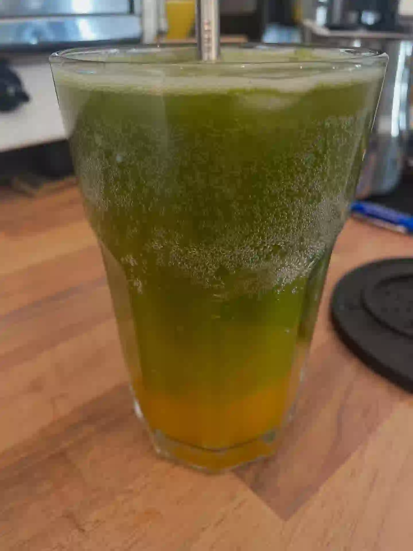 Würdet ihr auch so eine Mango-Matcha-SCHORLE🤯🤯🤯 bei uns trinken? Bisher nur Teamgeheimtrunk…aber vielleicht bald auch auf der Karte?!…was denkt ihr?
#ernas_aktuelles #ernas_mittagstisch @zimtstangenhonig @x.elgries.x